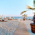 Beachfront Smart Homes By Marty's アパートホテル サニービーチ