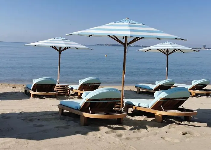 Aparthotel Beachfront Smart Homes By Marty's 4*