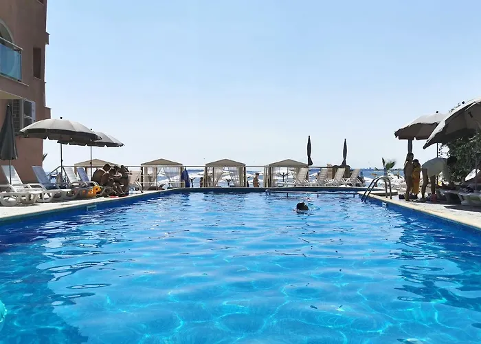 Aparthotel Beachfront Smart Homes By Marty's 4*