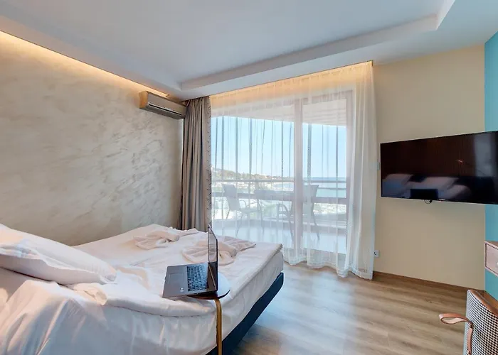 Aparthotel Beachfront Smart Homes By Marty's