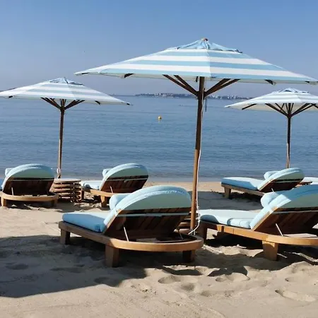 Aparthotel Beachfront Smart Homes By Marty's 4*